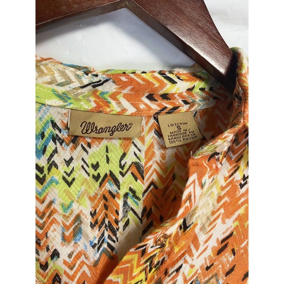 Wrangler Women’s Western Safari Cheetah Pearl Snap Shirt Multicolor Size Small - Picture 3 of 3